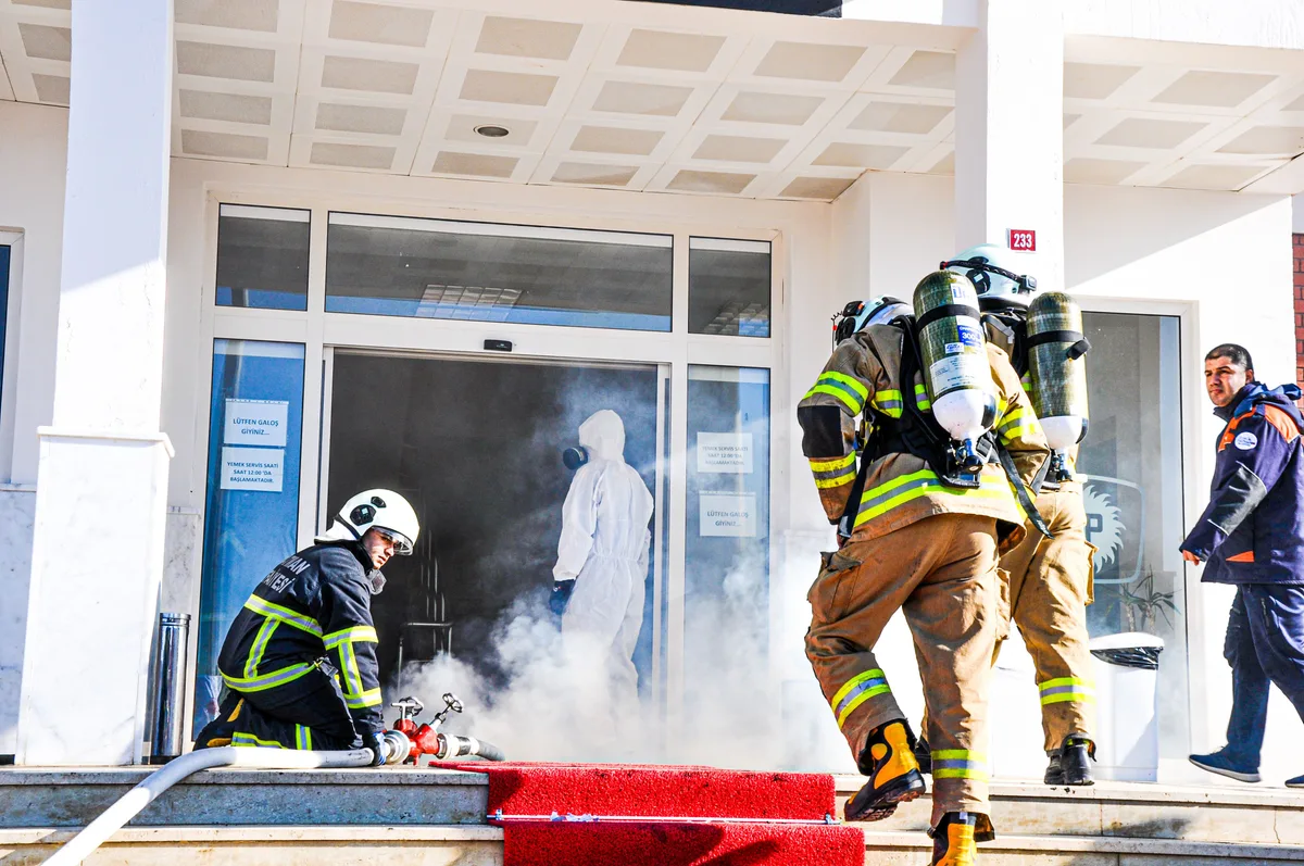 Aggiornamento formazione per lavoratori. Approfondimenti sul DL 146, la legge 215, i DM antincendio del 2021, e l'uso dei DPI