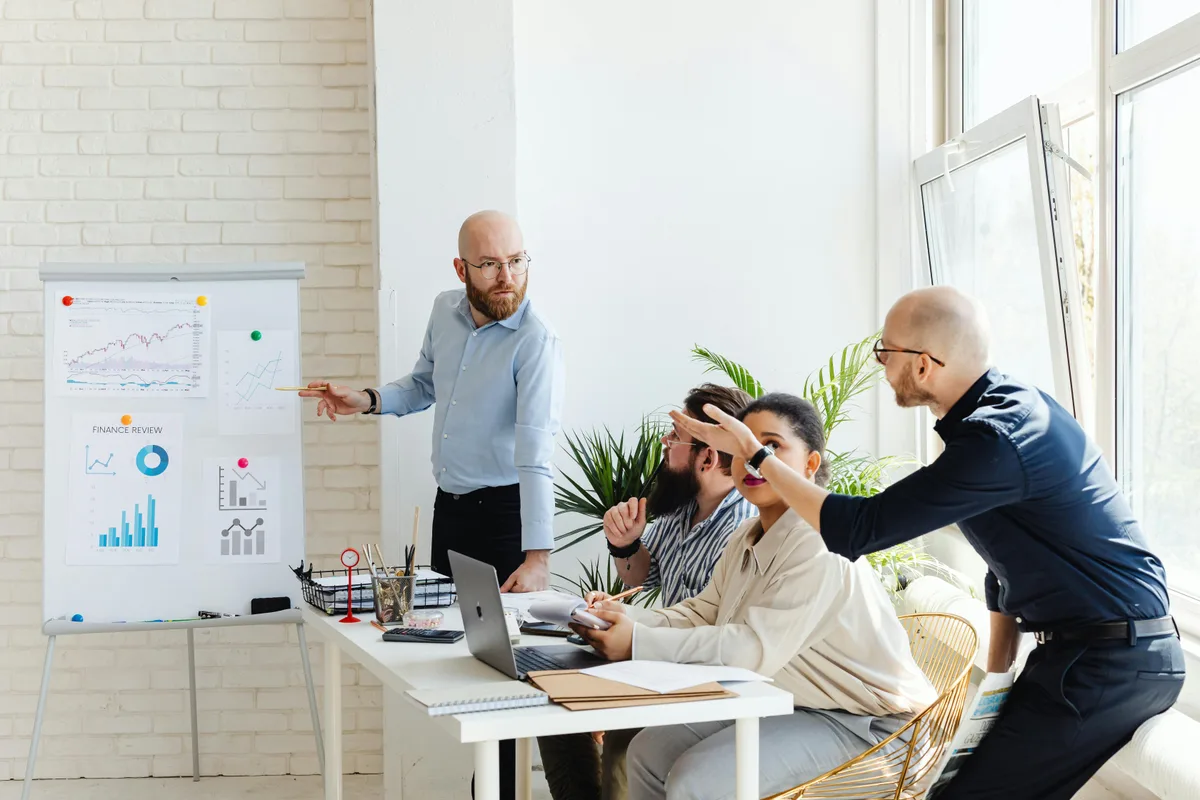 Aggiornamento formazione per lavoratori. La comunicazione persuasiva e tecniche di PROBLEM SOLVING