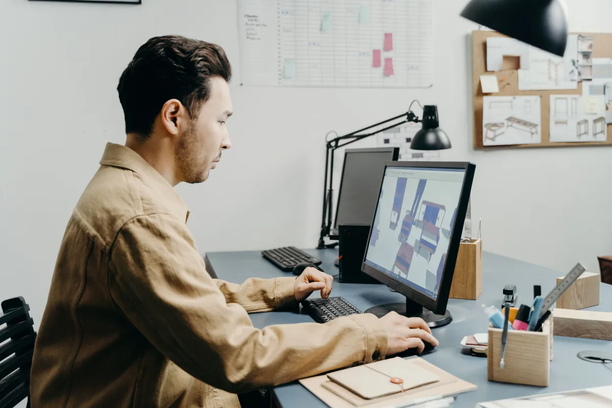 Aggiornamento formazione per lavoratori. L'uso del videoterminale, il rischio elettrico ed il rischio posturale