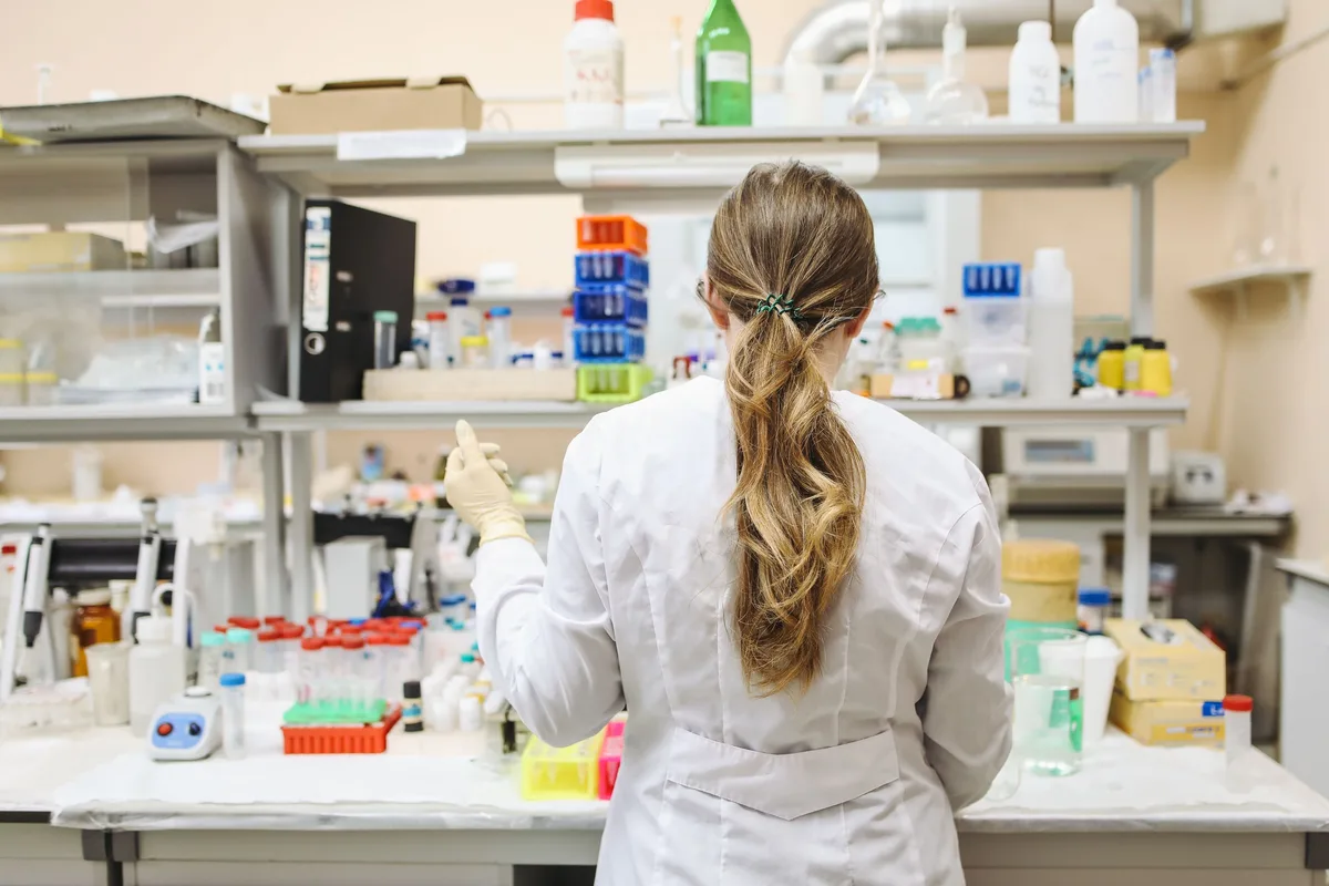 Aggiornamento formazione per lavoratori. Approfondimenti sui rischi specifici: chimico, biologico, comunicazione, MMC.